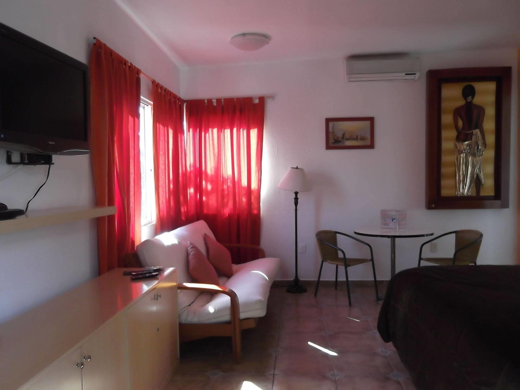 Finca Chipitlan Hotel เควนาวากา ภายนอก รูปภาพ