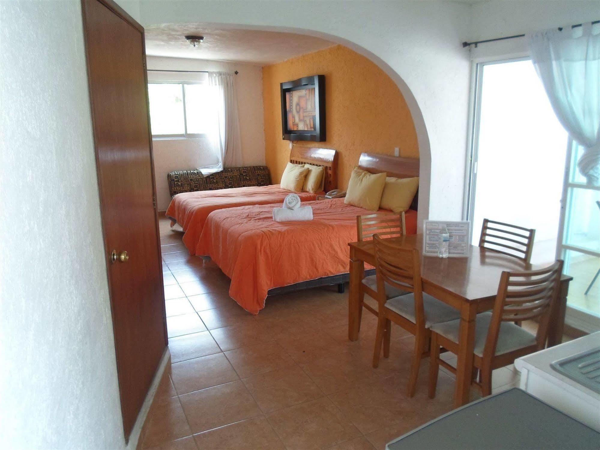 Finca Chipitlan Hotel เควนาวากา ภายนอก รูปภาพ